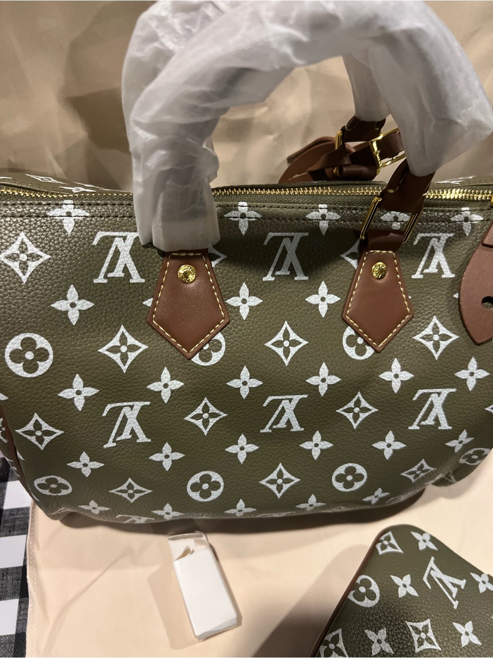 Elegant Fashion Green Monogram Satchel(30) with Pouch - NWOT - Picture 7 of 17